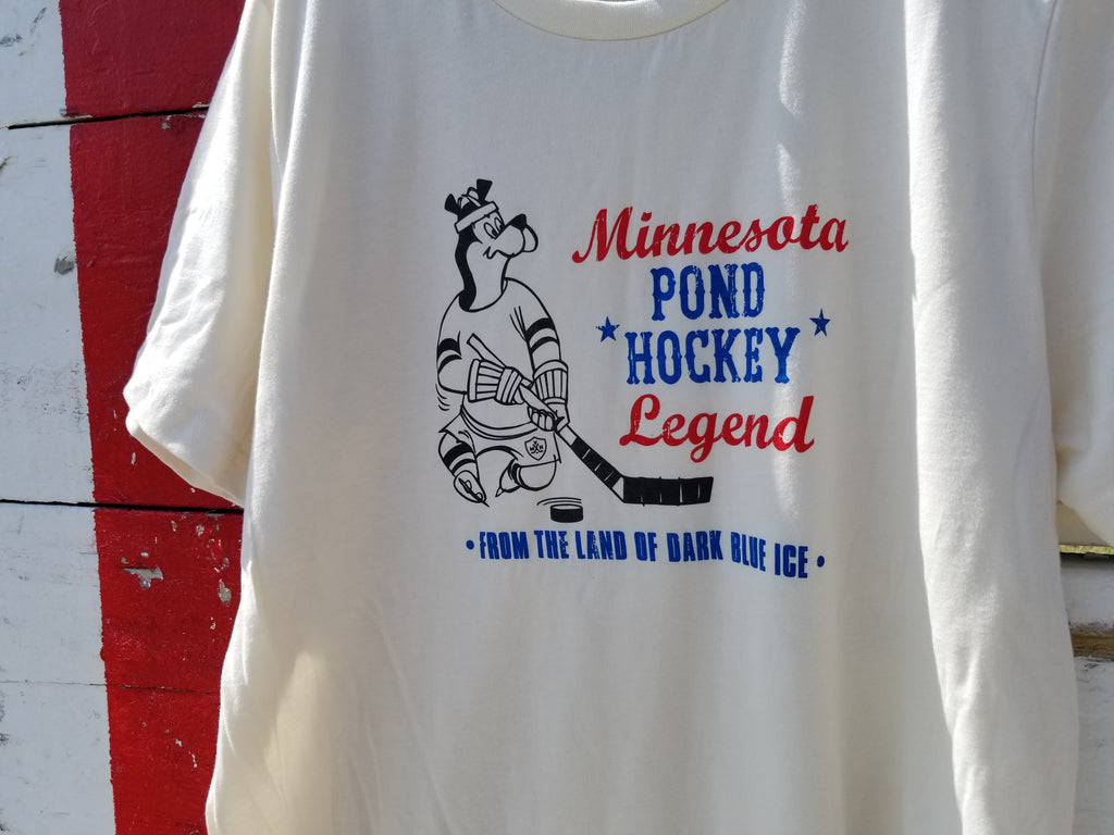 laver mad Stearinlys Klæbrig Minnesota Pond Hockey Legend T-Shirt | Classic MN Hockey